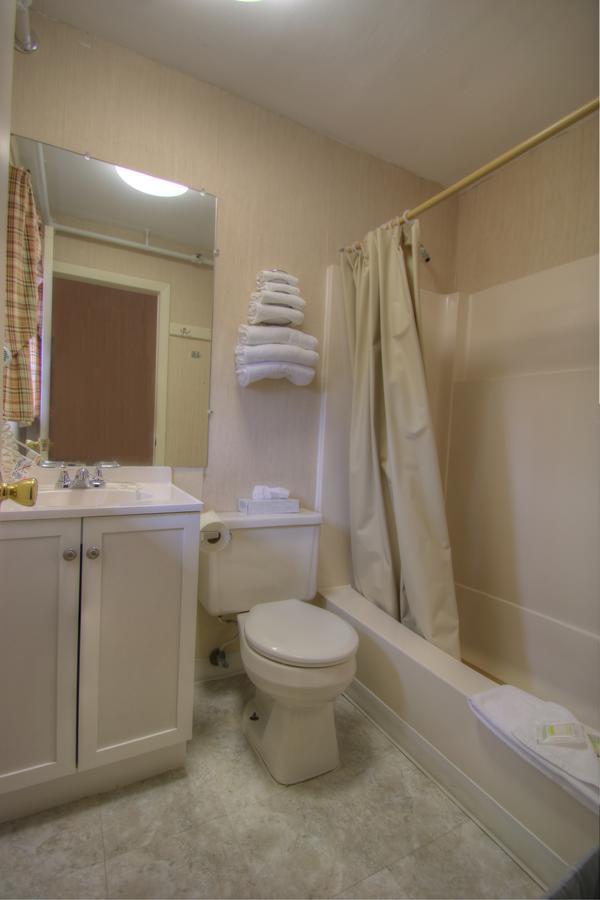 Cape Ann Motor Inn Глостер Экстерьер фото